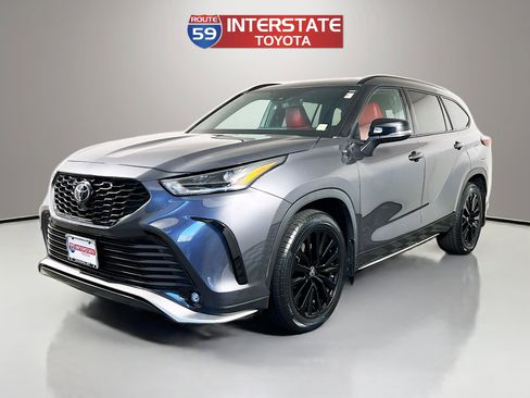 Used 2023 Toyota Highlander XSE AWD/4WD image 3