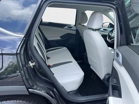 New 2025 Volkswagen Taos SE image 17