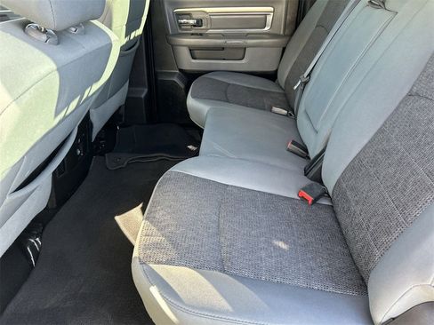 Used 2020 RAM 1500 Classic SLT w/ Luxury Group image 14