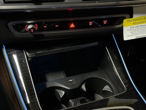 Used 2026 BMW X5 xDrive50e w/ M Sport Package image 24