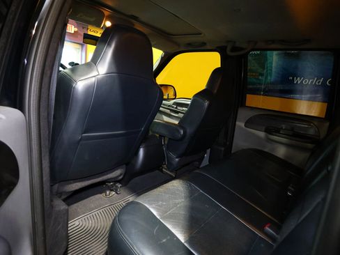 Used 2003 Ford F350 XLT image 58