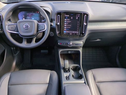 New 2025 Volvo XC40 B5 Core w/ Protection Package Premier image 13