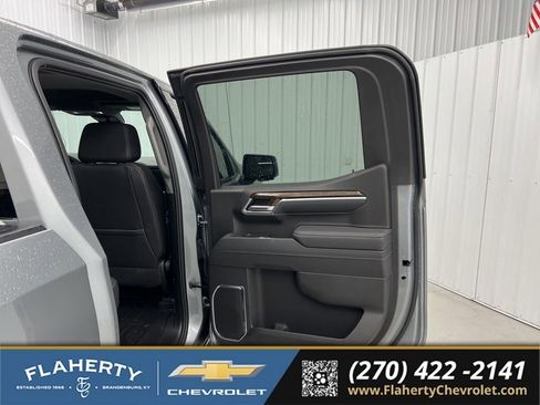 Used 2025 GMC Sierra 1500 Elevation w/ Elevation Premium Package AWD/4WD image 12