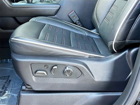 Used 2024 GMC Sierra 1500 AT4X image 19