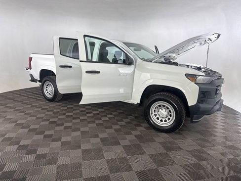 Used 2024 Chevrolet Colorado W/T RWD image 14