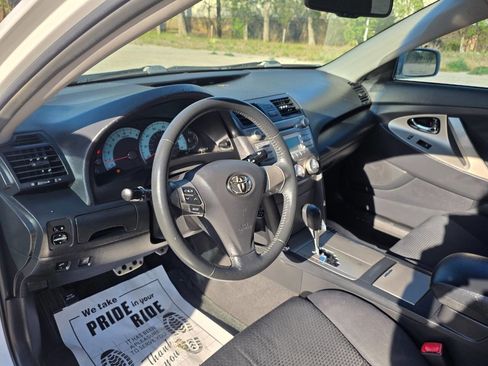 Used 2010 Toyota Camry SE image 15
