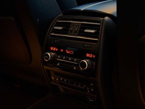 Used 2010 BMW 750Li xDrive image 24