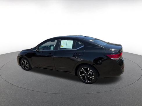 Used 2025 Nissan Sentra SV FWD image 10