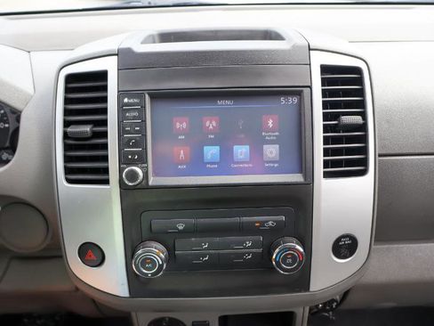 Used 2021 Nissan Frontier SV image 17