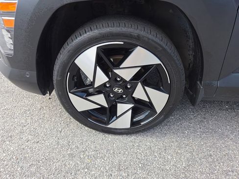 Used 2024 Hyundai Kona Limited AWD/4WD image 9
