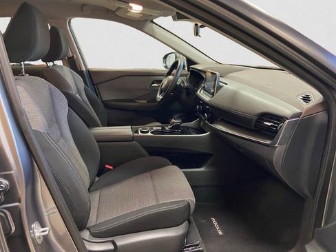 Used 2022 Nissan Rogue SV image 16