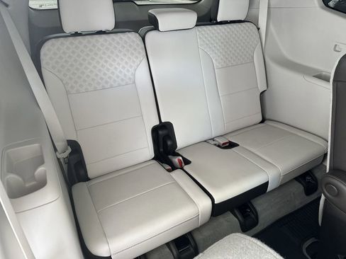 Certified 2024 GMC Acadia Denali w/ Super Cruise Package image 46