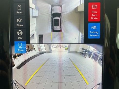 Used 2024 Volvo XC60 B5 Plus w/ Protection Package Premier image 23