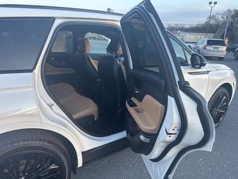 Certified 2023 Lincoln Corsair Reserve w/ Equipment Group 202A image 19