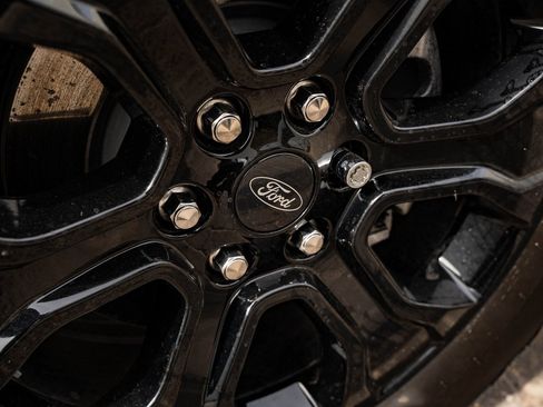 Used 2023 Ford F150 Platinum w/ FX4 Off-Road Package image 8