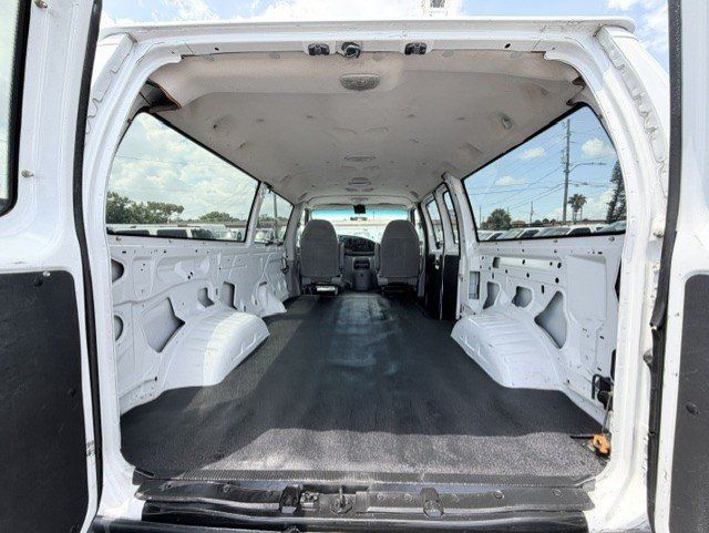 Used 2003 Ford E-350 and Econoline 350 Super Duty RWD image 19