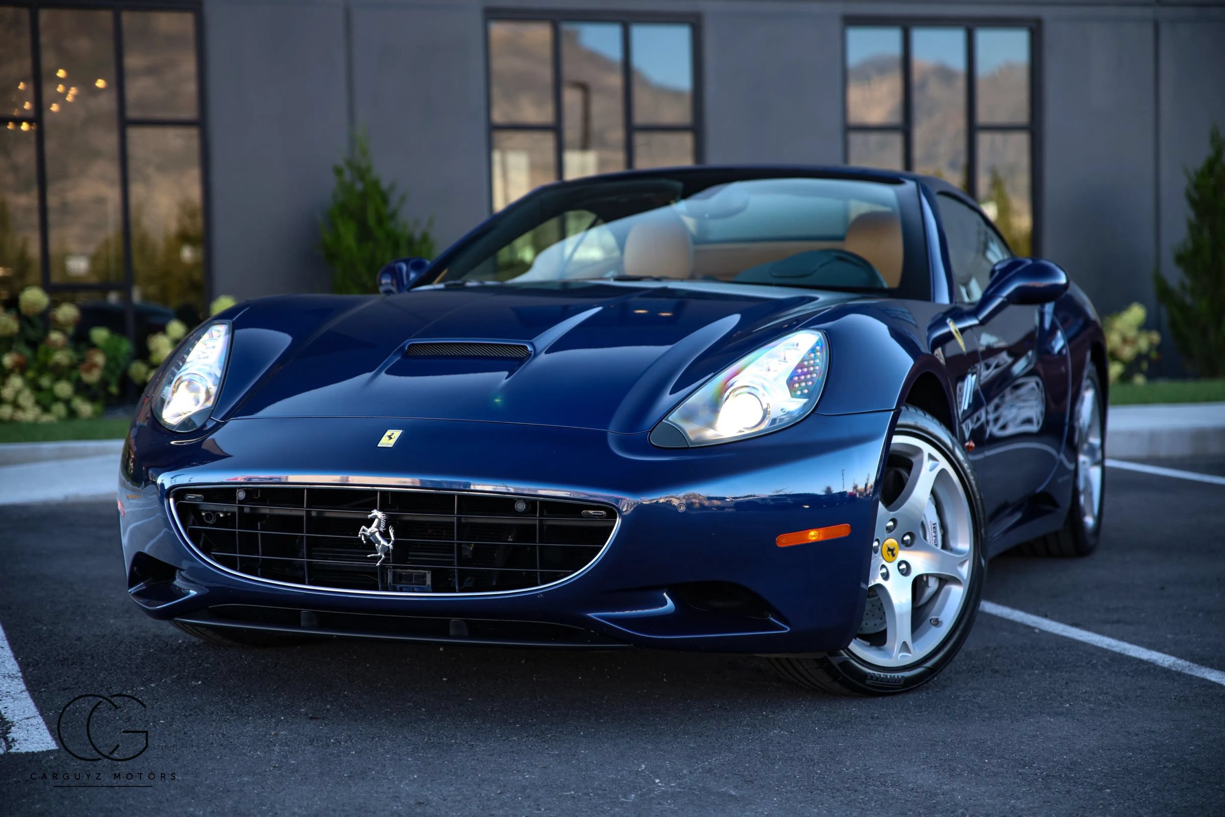 Used 2011 Ferrari California RWD image 3