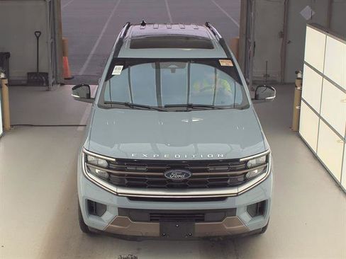 Used 2025 Ford Expedition King Ranch AWD/4WD image 2