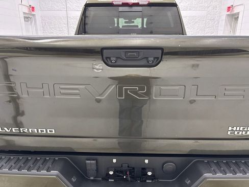 Used 2022 Chevrolet Silverado 3500 High Country w/ Z71 Off-Road Package image 4