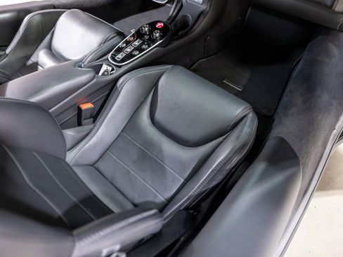 Used 2023 McLaren GT image 29