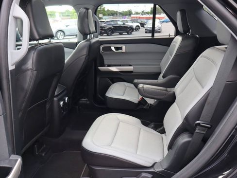 Used 2021 Ford Explorer XLT w/ Equipment Group 202A AWD/4WD image 5