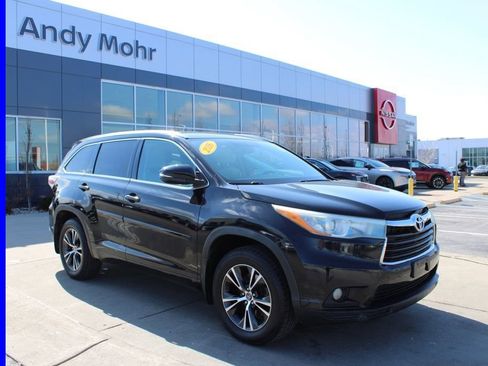 Used 2016 Toyota Highlander XLE AWD/4WD image 1