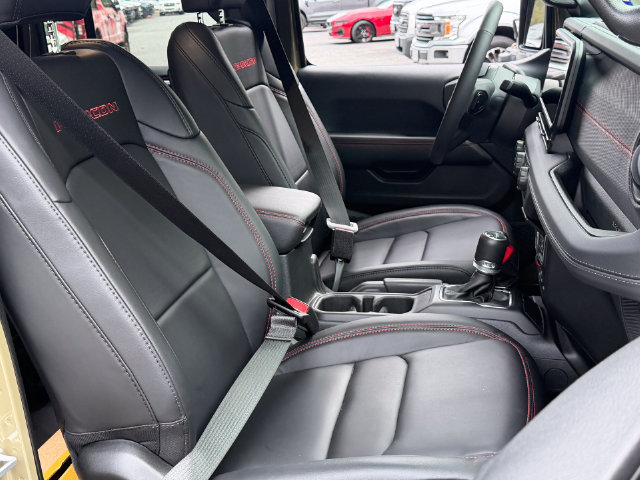 Used 2025 Jeep Gladiator Rubicon AWD/4WD image 18