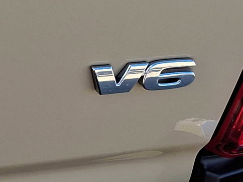 Used 2017 Toyota Tacoma SR5 image 28