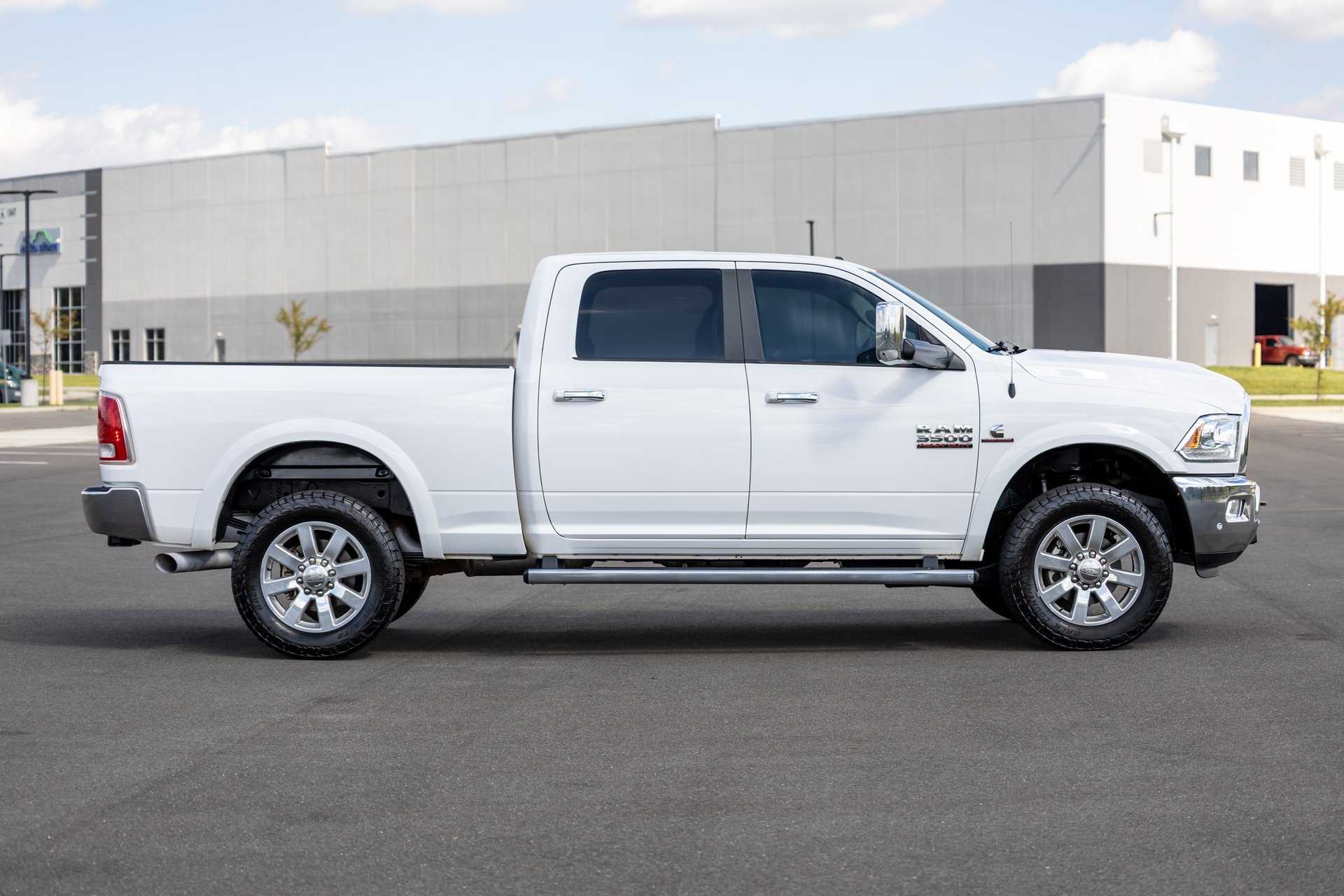 Used 2018 RAM 3500 Laramie w/ Cold Weather Group AWD/4WD image 12