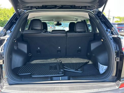 Used 2022 Jeep Cherokee Trailhawk w/ Premium Leather Package AWD/4WD image 6