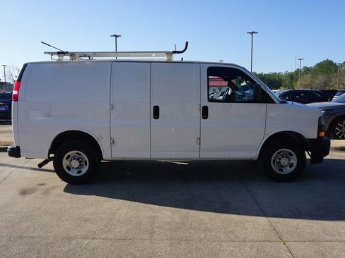 Used 2022 Chevrolet Express 2500 w/ Driver Convenience Package image 18