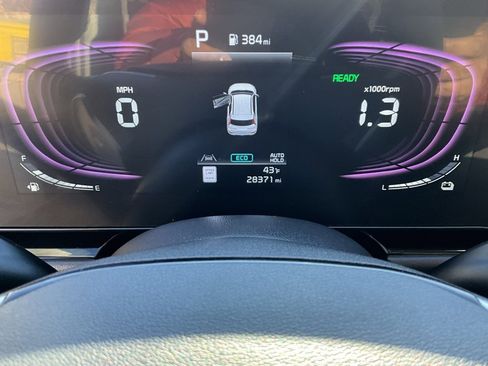 Used 2023 Kia Niro EX image 15