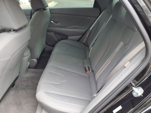Certified 2025 Hyundai Elantra Sport FWD image 14