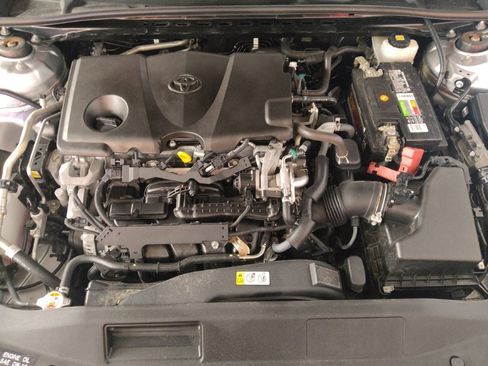 Used 2018 Toyota Camry LE image 30