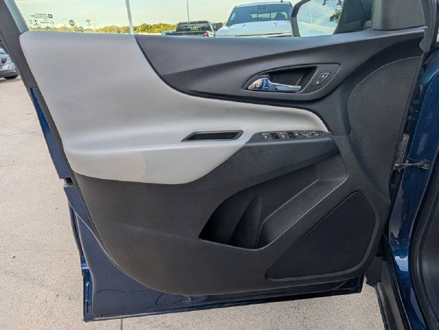 Used 2022 Chevrolet Equinox LS FWD image 16