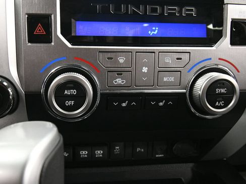 Used 2020 Toyota Tundra Limited w/ Limited Premium Package AWD/4WD image 16