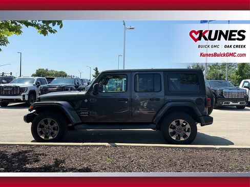 Used 2019 Jeep Wrangler Unlimited Sahara w/ Dual Top Group AWD/4WD image 6