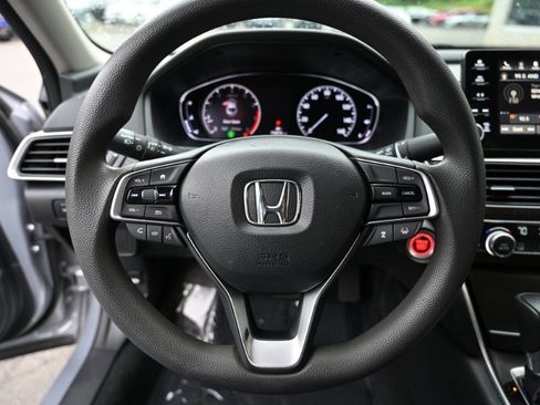 Used 2018 Honda Accord EX image 17