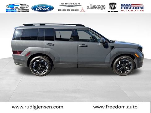 Used 2025 Hyundai Santa Fe SEL image 2