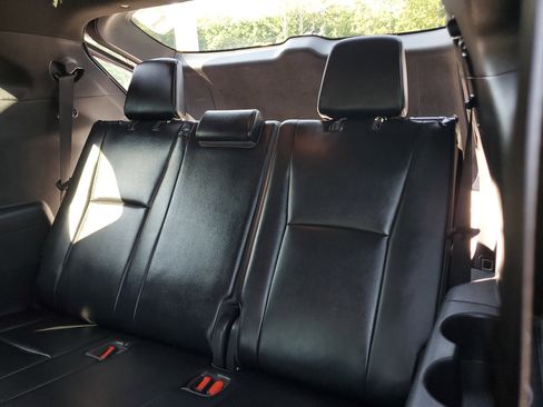 Used 2021 Toyota Highlander XSE AWD/4WD image 13