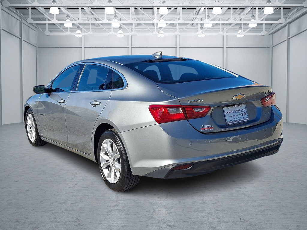 Used 2025 Chevrolet Malibu LT FWD image 3