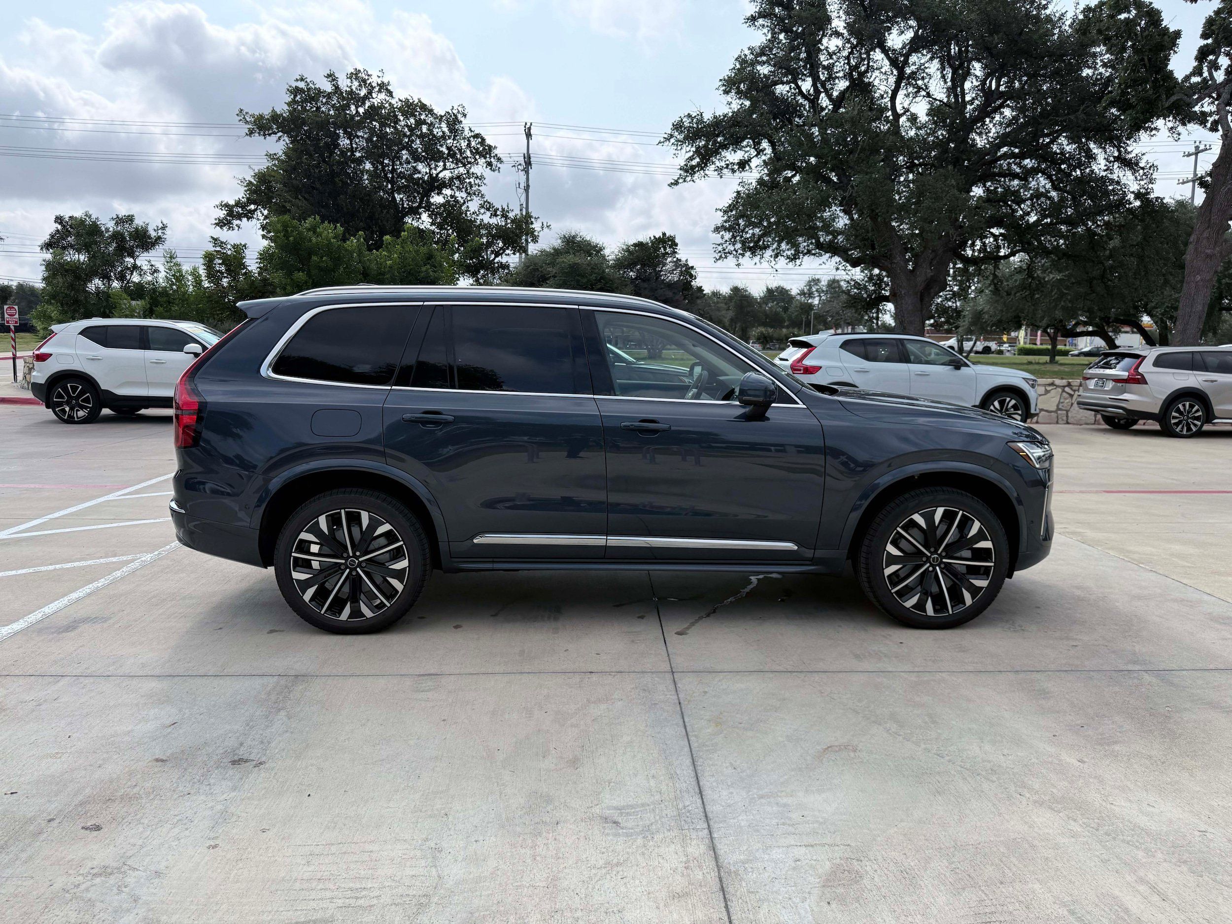 New 2026 Volvo XC90 B6 Ultra w/ Protection Package Premier AWD/4WD image 7