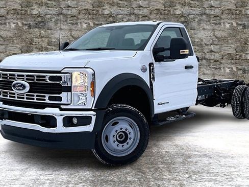 New 2025 Ford F550 4x4 Regular Cab Super Duty w/ XL Chrome Package image 2