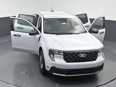 New 2025 Ford Maverick XLT image 25