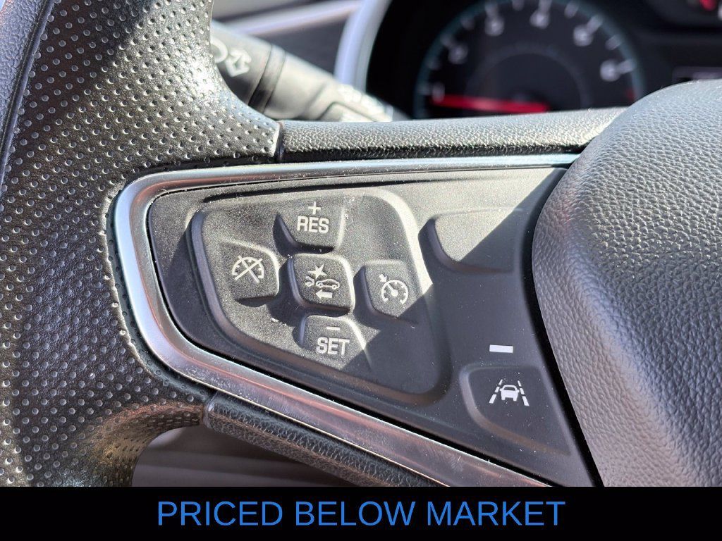 Used 2025 Chevrolet Malibu LT FWD image 12