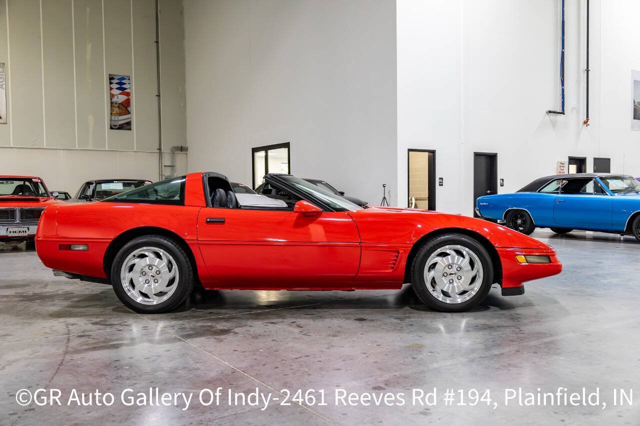 Used 1996 Chevrolet Corvette Coupe RWD image 8