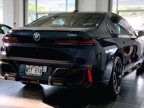 Certified 2023 BMW 740i 740i w/ Parking Assistance Package image 6