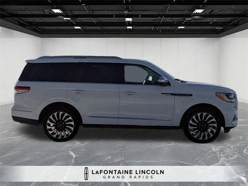 Certified 2023 Lincoln Navigator Black Label image 6