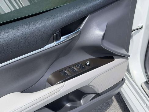Used 2023 Toyota Camry XSE FWD image 18