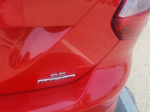 Used 2014 Ford Focus SE FWD image 6